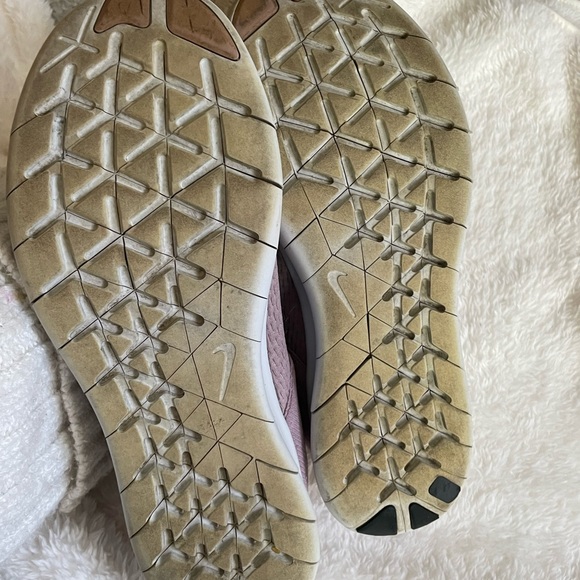 Nike Pink Tennis Shoes - Picture 6 of 6